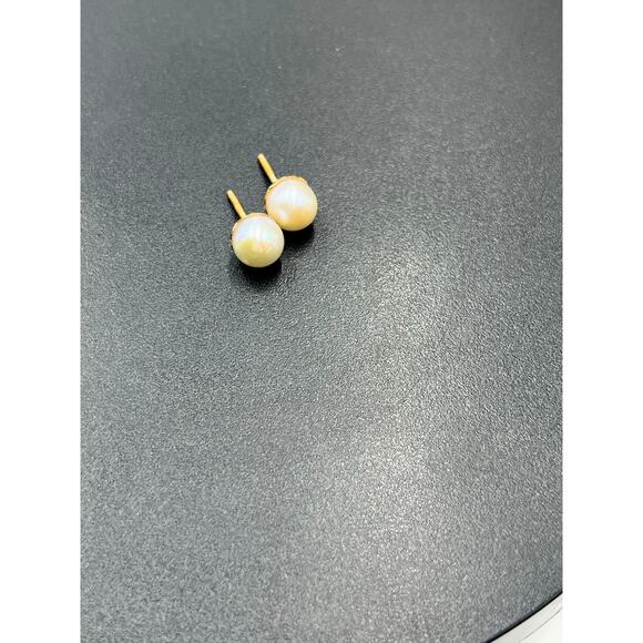 10k Yellow Gold Round 7mm White Pearl Stud Screw Earrings Buttercup Scallop Set - Picture 10 of 10